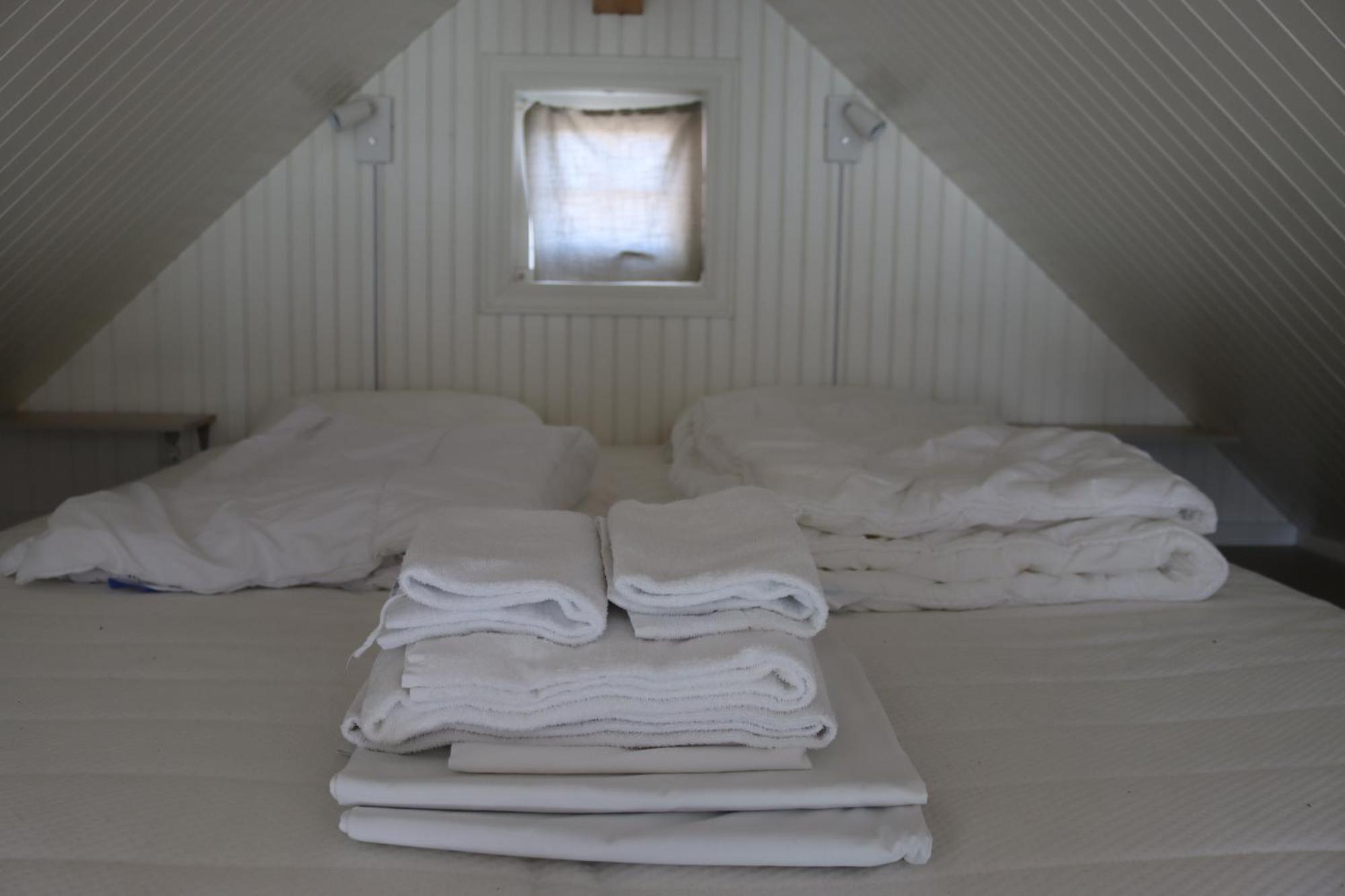 Valen Cabins In Рейне Экстерьер фото